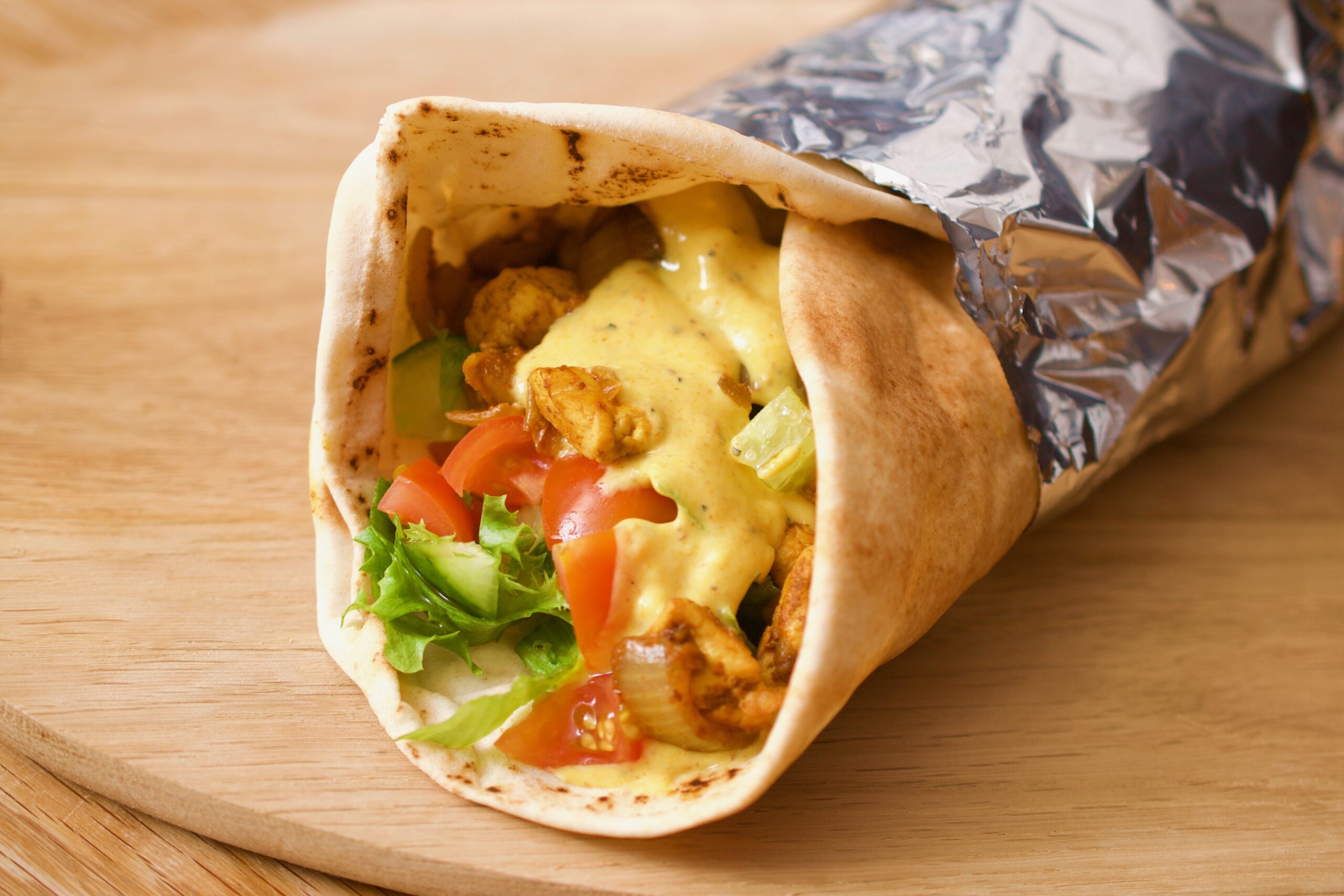 Kycklingrulle med currydressing